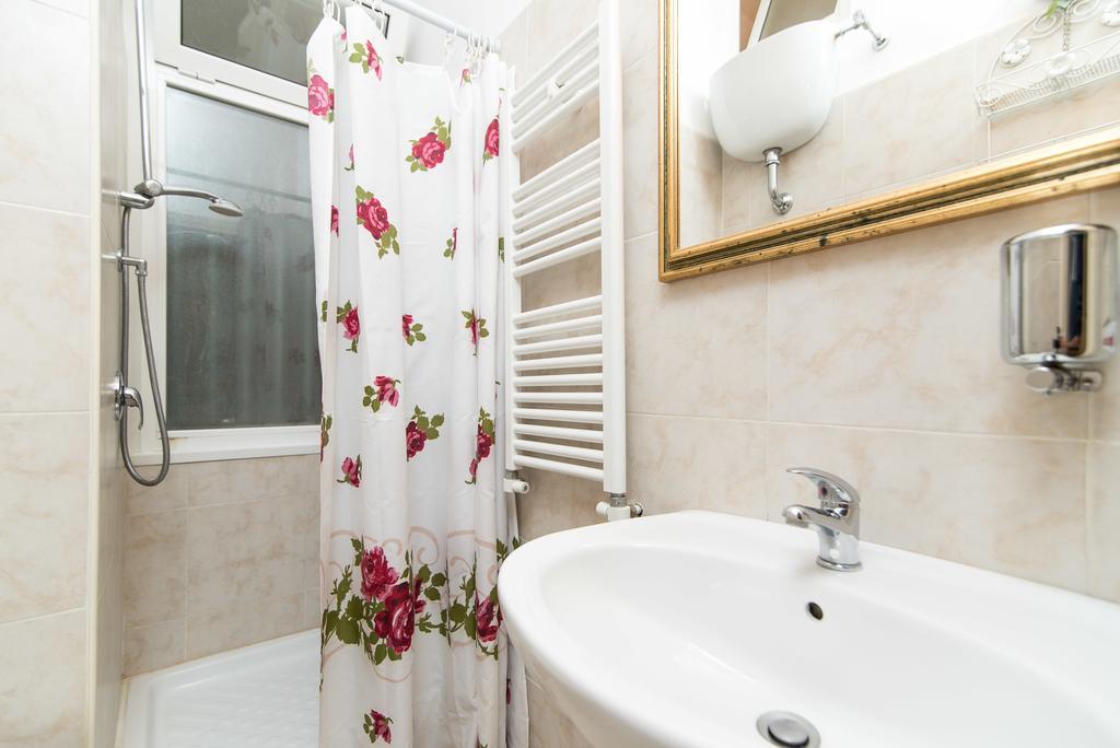 Le Rose B&B โรม ภายนอก รูปภาพ
